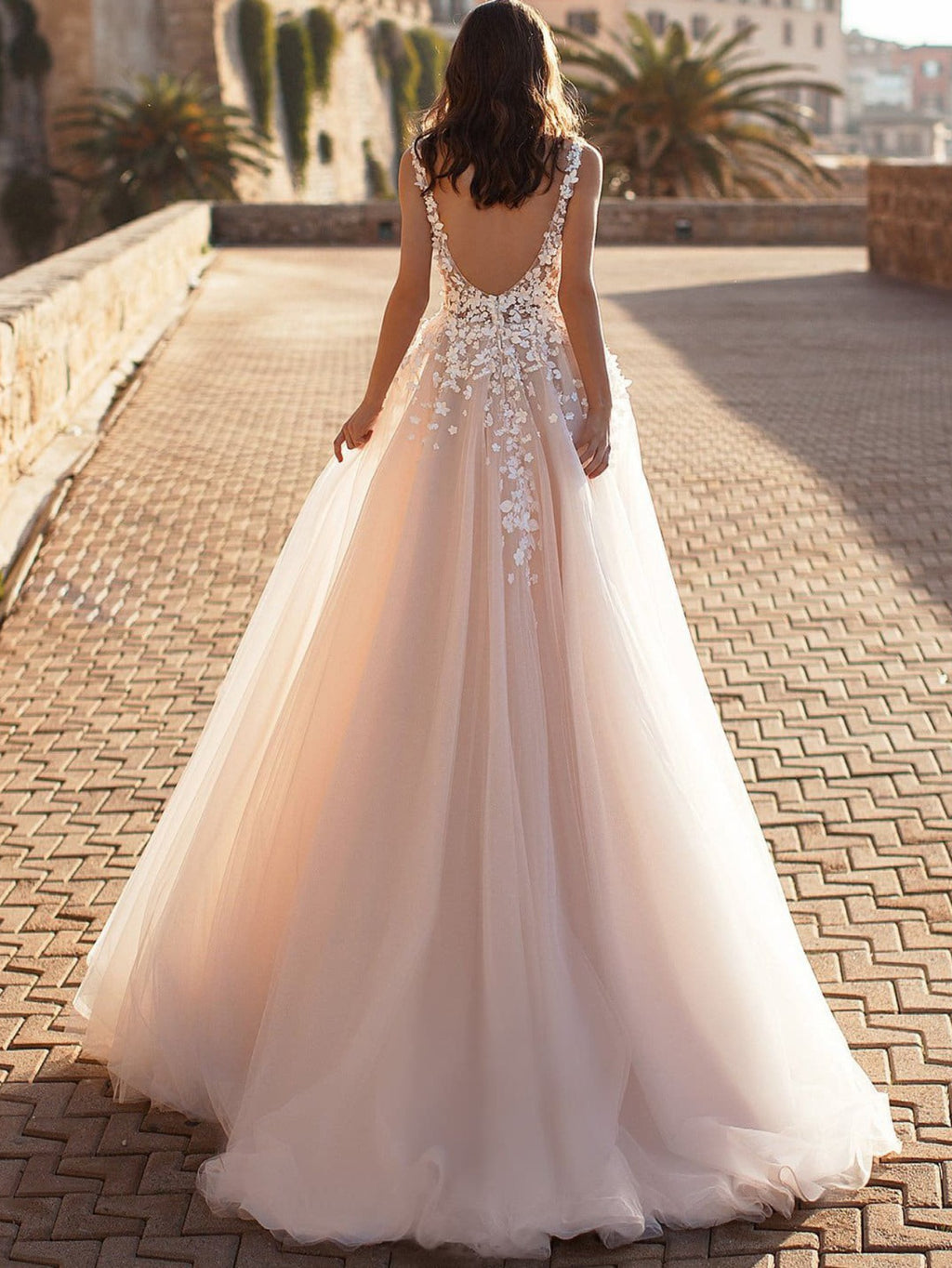 New Lace Wedding Dress - Sleeveless Deep V-Neck A-Line Train Mermaid/ Floor-Length Evening Gown with Asymmetrical Hem & Lace Paneling, Machine Washable - Elegant White/ Floor-Length Formal Evening Dres