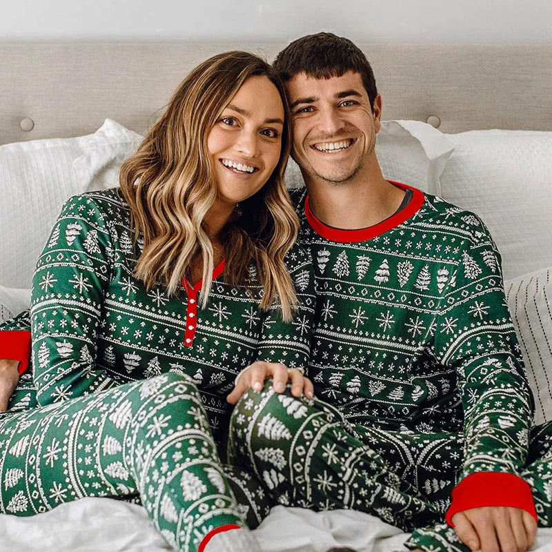 2025 Christmas Family Pajamas Set Green Family Look Matching Adult Women Mom Me Kids Xmas Clothes Sleepwear Baby Romper Outfits