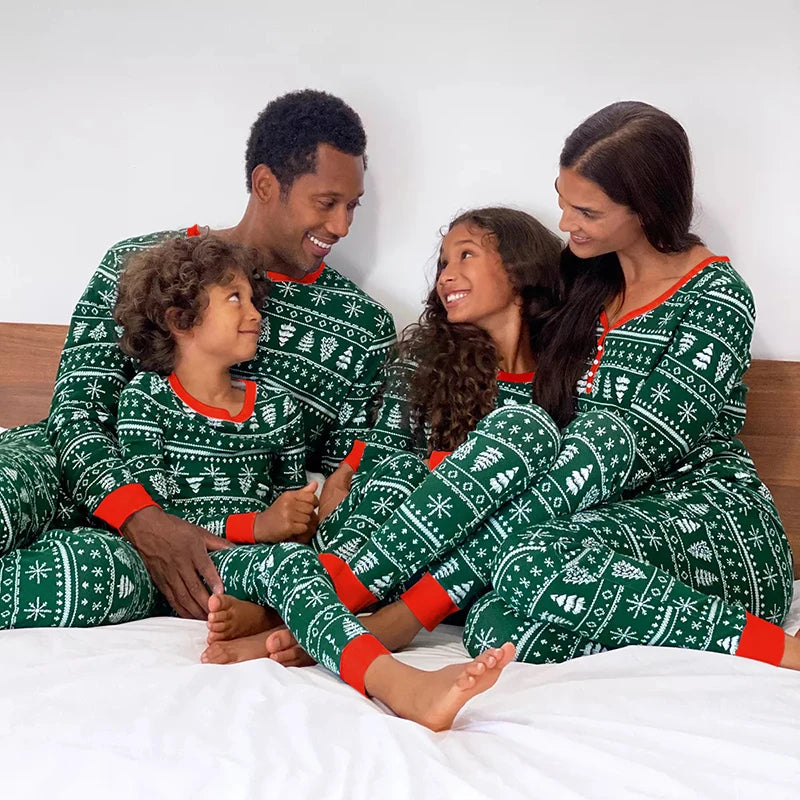 2025 Christmas Family Pajamas Set Green Family Look Matching Adult Women Mom Me Kids Xmas Clothes Sleepwear Baby Romper Outfits