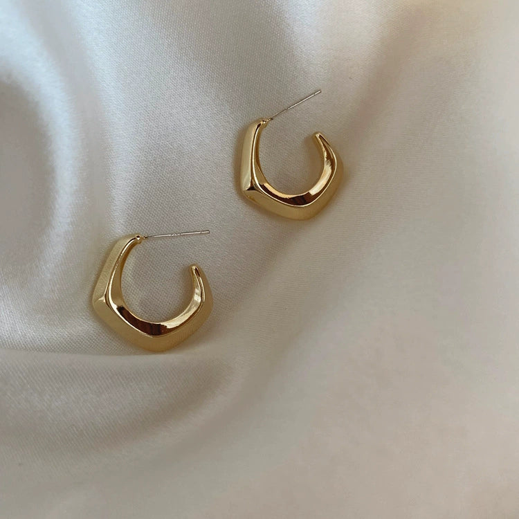 South Korea Dongdaemun Minimalist Metal Earrings Geometric Ear Studs Female Circle European, American and French Style Cold Wind Niche Design