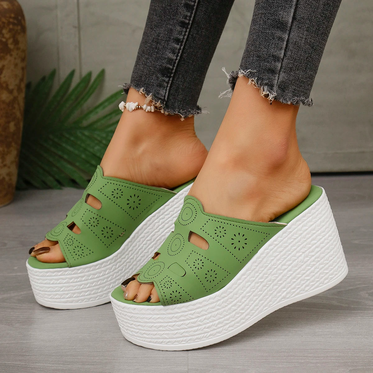 Women Fashion Hollow Out Wedge Heel Sandals Peep Toe Chunky Platform Sandals Summer Anti Slip Thick Bottom Beach Slippers
