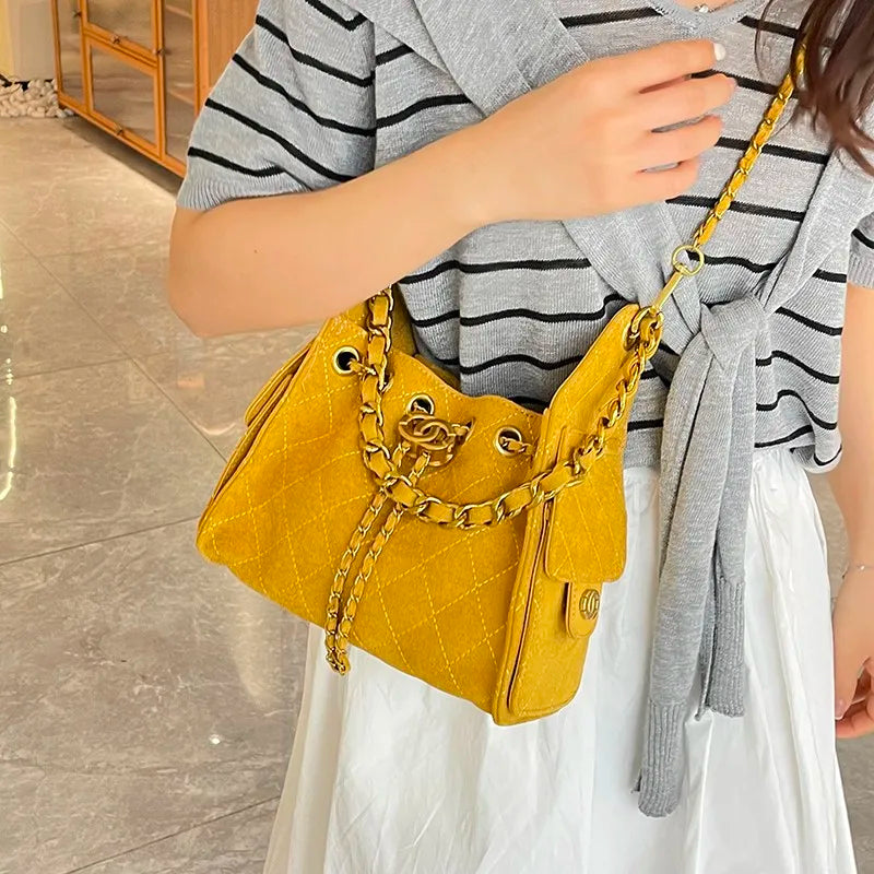 High-Quality Leather Women's Handbag Classic Elegant Design By Famous Designer Luxury Brand For Stylish Ladies