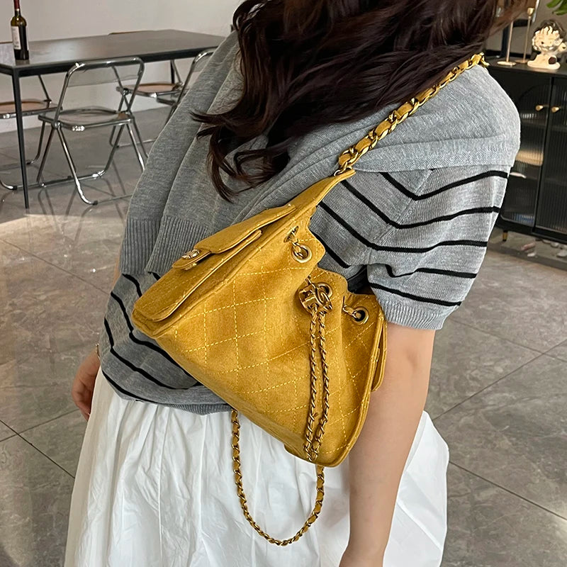 High-Quality Leather Women's Handbag Classic Elegant Design By Famous Designer Luxury Brand For Stylish Ladies