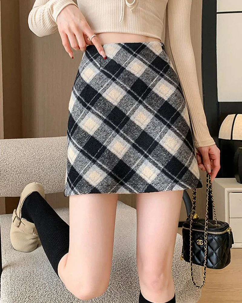 2025 Woman Skirts Woolen A-word Short Skirt Autumn And Winter Half Plaid Female Of The New High-waisted Slim-fit Wrap Hip Skirt