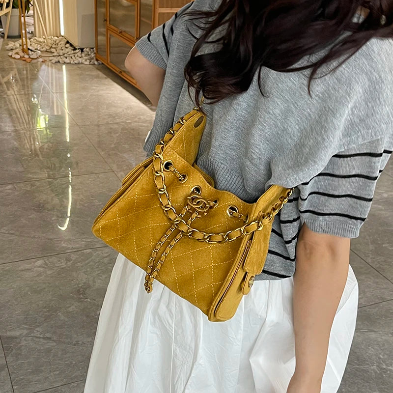 High-Quality Leather Women's Handbag Classic Elegant Design By Famous Designer Luxury Brand For Stylish Ladies