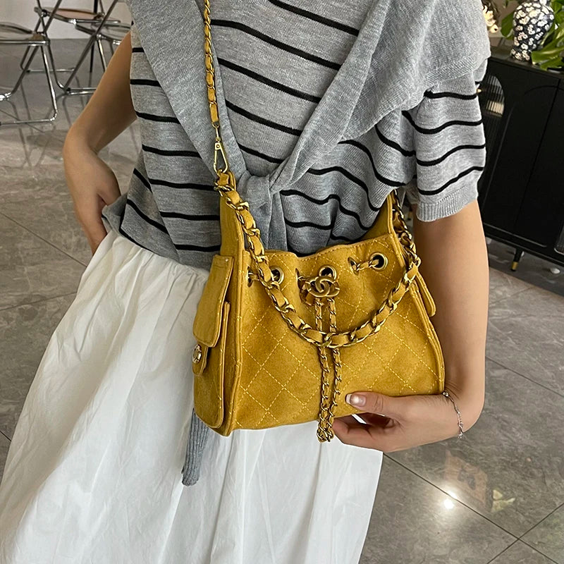 High-Quality Leather Women's Handbag Classic Elegant Design By Famous Designer Luxury Brand For Stylish Ladies