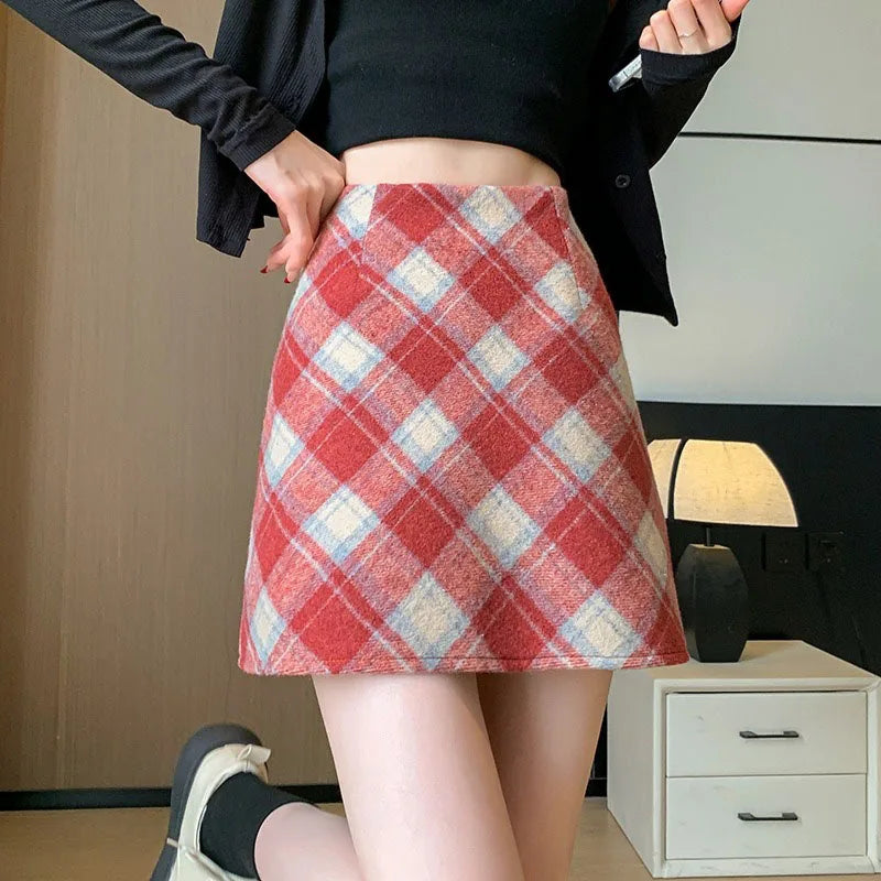 2025 Woman Skirts Woolen A-word Short Skirt Autumn And Winter Half Plaid Female Of The New High-waisted Slim-fit Wrap Hip Skirt