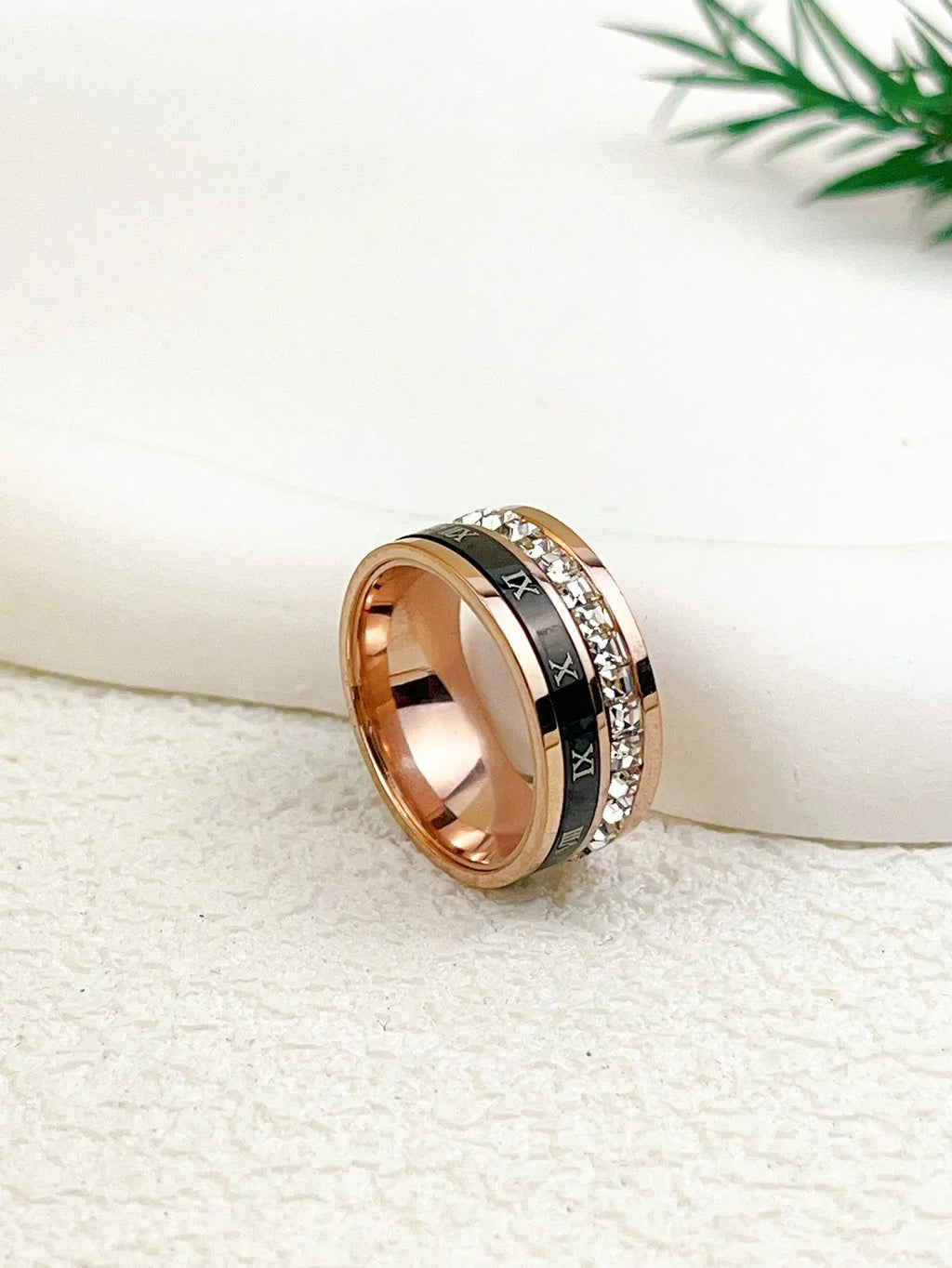 1 Piece of Niche Luxury Roman Numeral Double-Ring Titanium Steel Ring with Micro-Inlaid Zircon for Women, Suitable for Commuting and Street Style, Valentine's Day Gift