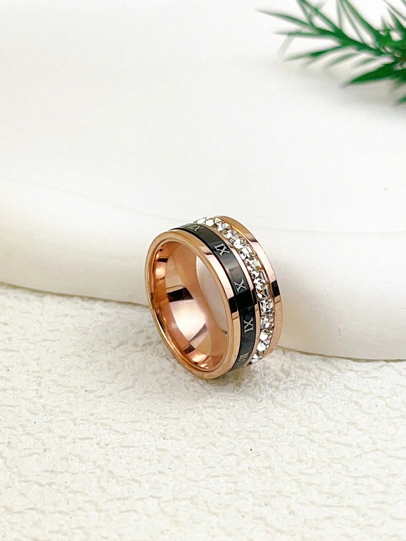 1 Piece of Niche Luxury Roman Numeral Double-Ring Titanium Steel Ring with Micro-Inlaid Zircon for Women, Suitable for Commuting and Street Style, Valentine's Day Gift