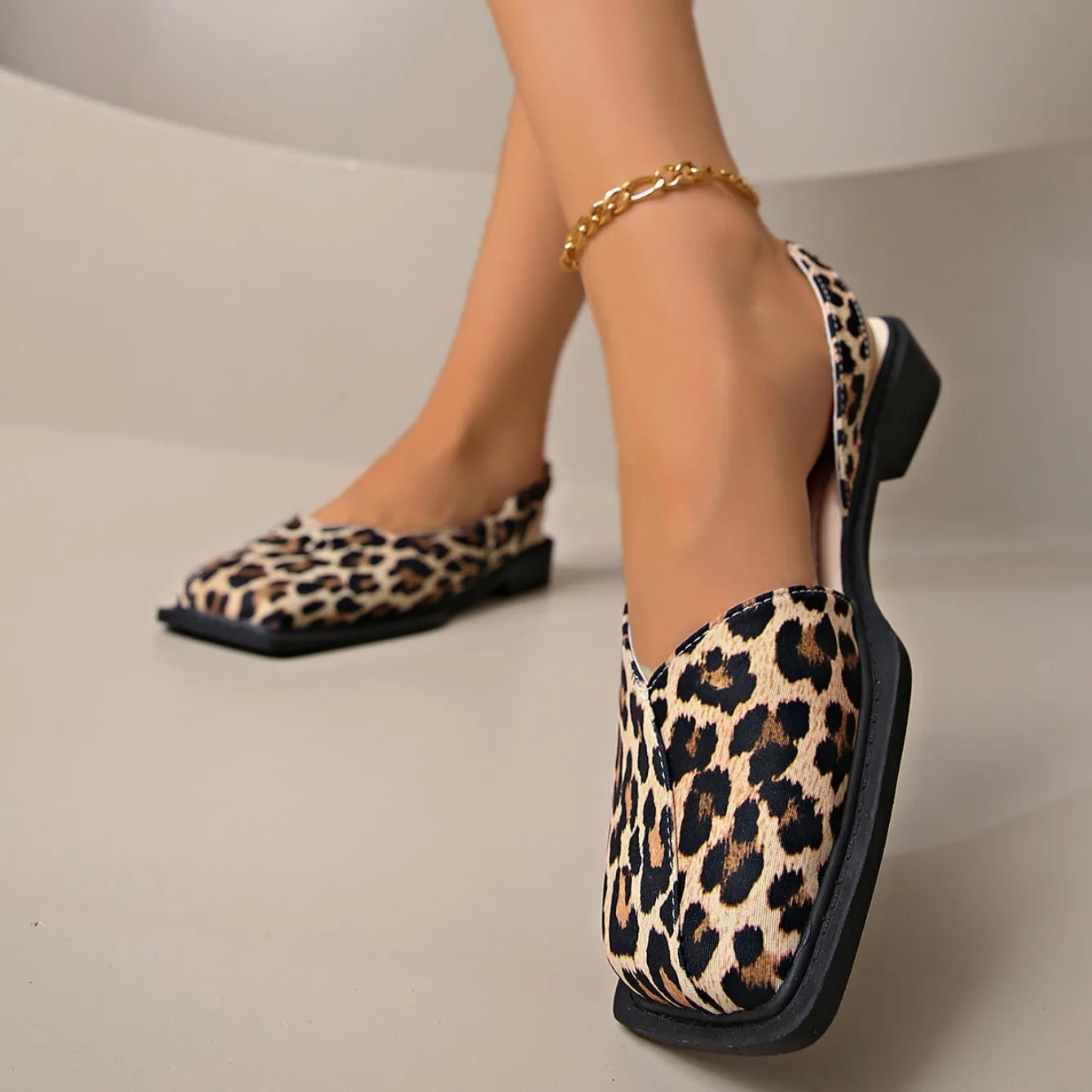 Women Sexy Sandals Elegant Square Toe Causal Flat Shoes for Women Fashion Low Heels Sandals Brand Designer Women Party Shoes