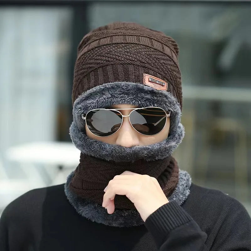 Fashionable hats and scarves, knitted hat and scarf sets, creating a simple and fashionable style; Warm and comfortable