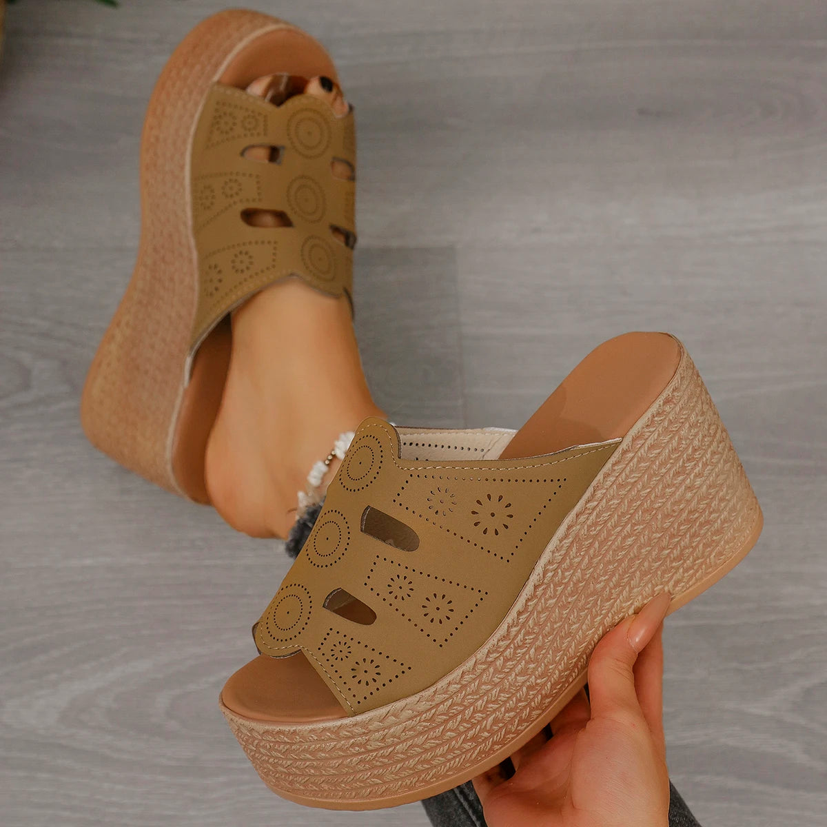 Women Fashion Hollow Out Wedge Heel Sandals Peep Toe Chunky Platform Sandals Summer Anti Slip Thick Bottom Beach Slippers