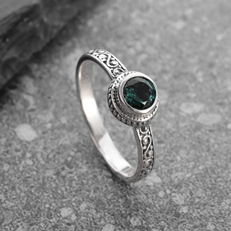Exquisite Vintage Green Zircon Ring for Women Simple Charm Banquet Party Birthday Anniversary Gift