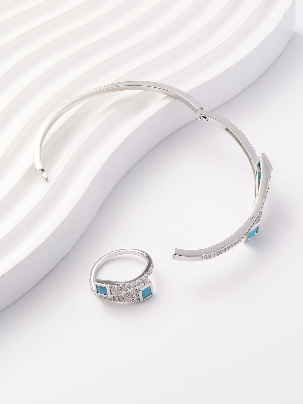 A set of women's new European and American light luxury exquisite trend turquoise zirconium inlaid bracelet ring set
