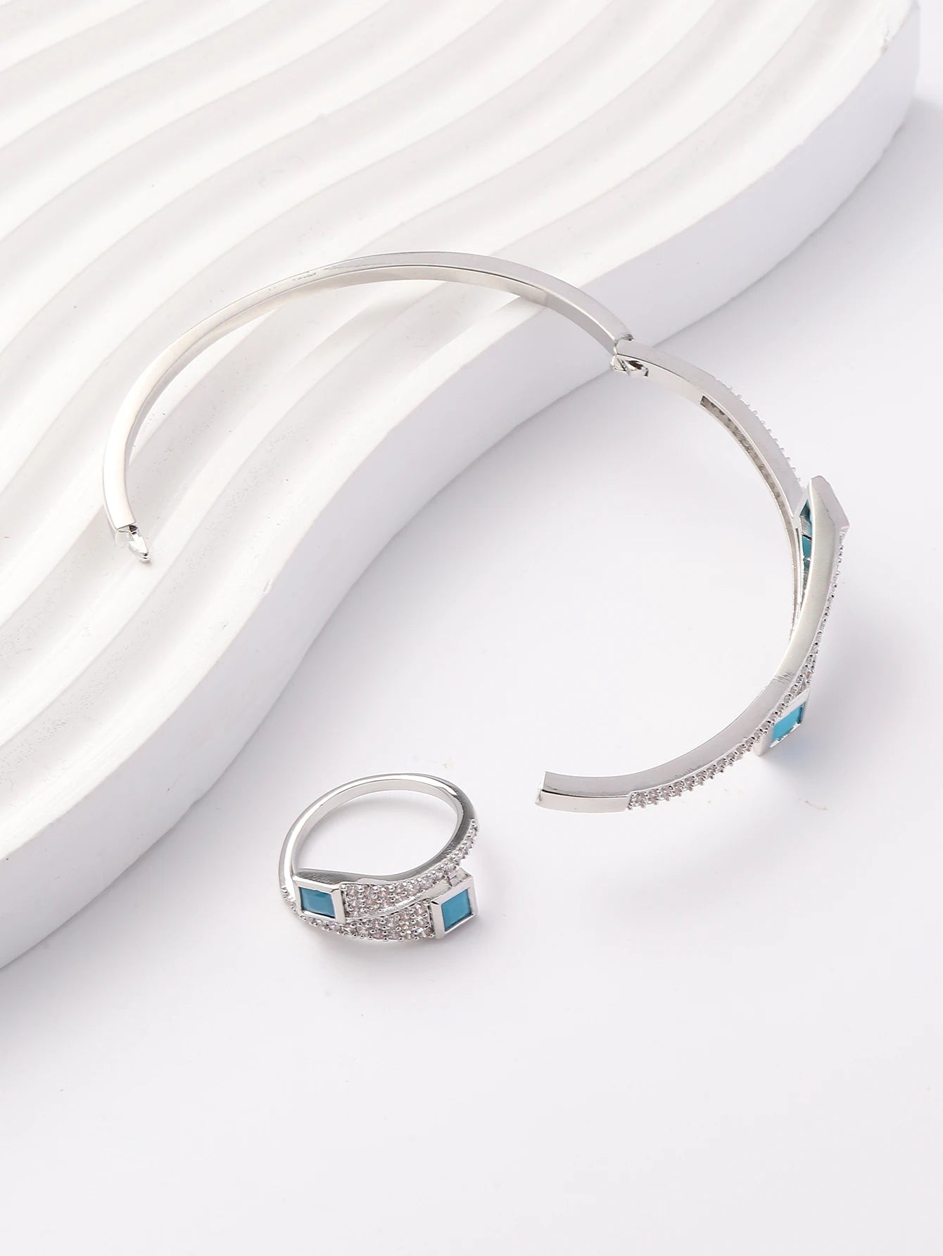 A set of women's new European and American light luxury exquisite trend turquoise zirconium inlaid bracelet ring set
