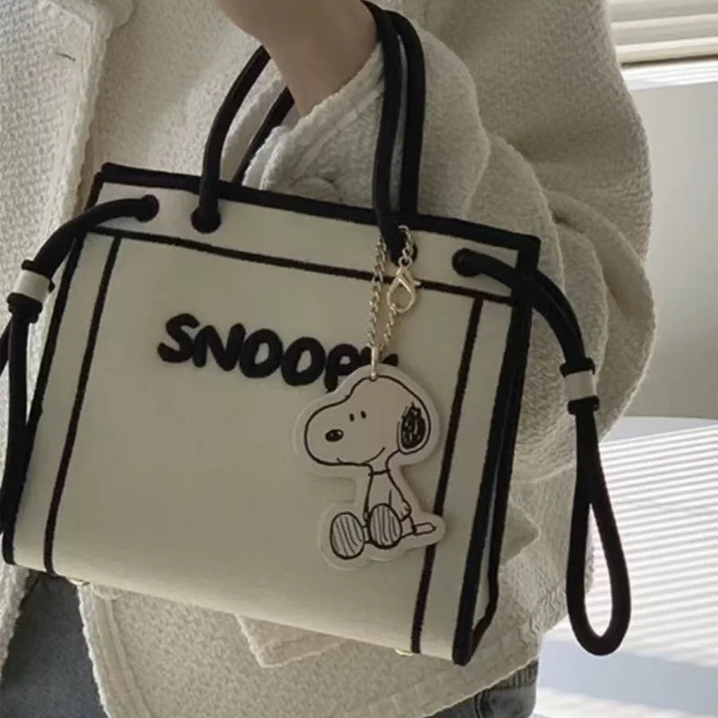 Kawaii Snoopy Hand Bag Fashion Woman's Korean Small Satchel Cartoon Casual Tote Outing Cosmetic Organizer Bag Birthday Gifts