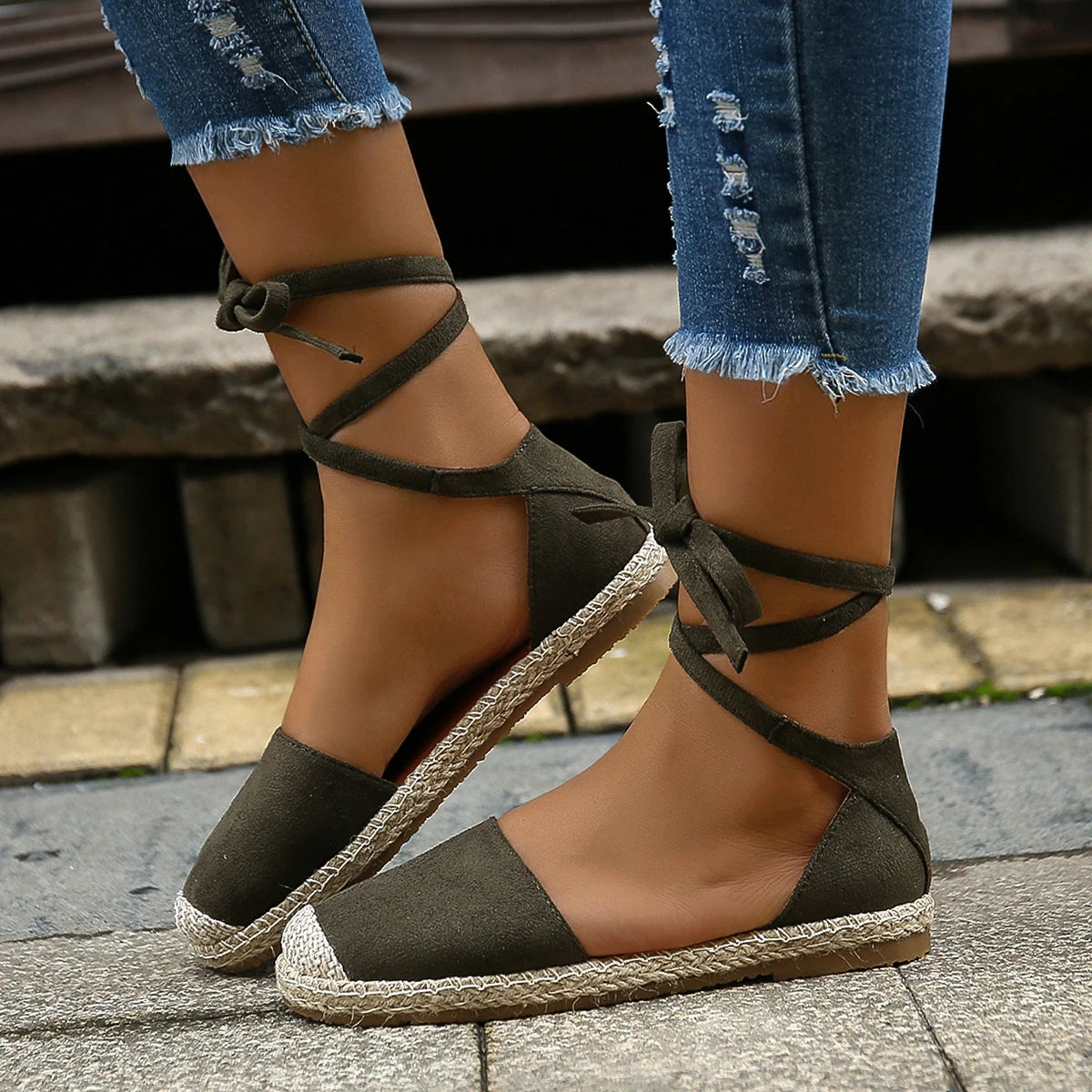 Women Sandals Summer Fashion Round Toe Solid Casual Shoes Flat Ankle Lace Up Rattan Straw Sole Roman Sandals Designer Sandals