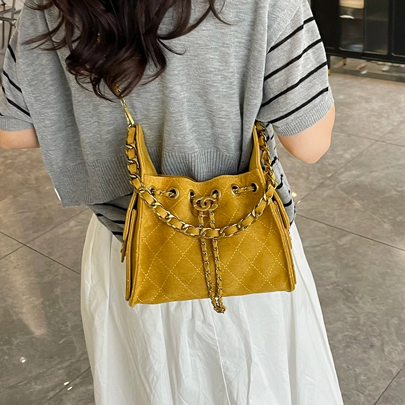 High-Quality Leather Women's Handbag Classic Elegant Design By Famous Designer Luxury Brand For Stylish Ladies