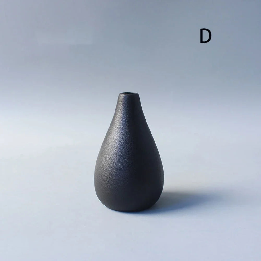 Black small vase simple Japanese decoration