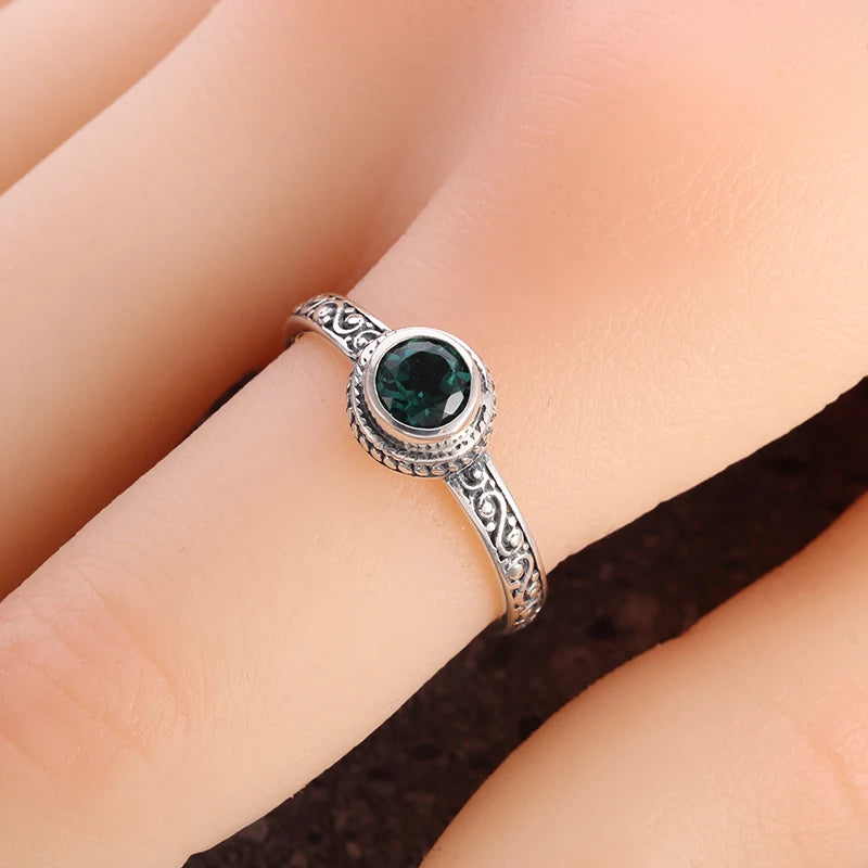 Exquisite Vintage Green Zircon Ring for Women Simple Charm Banquet Party Birthday Anniversary Gift