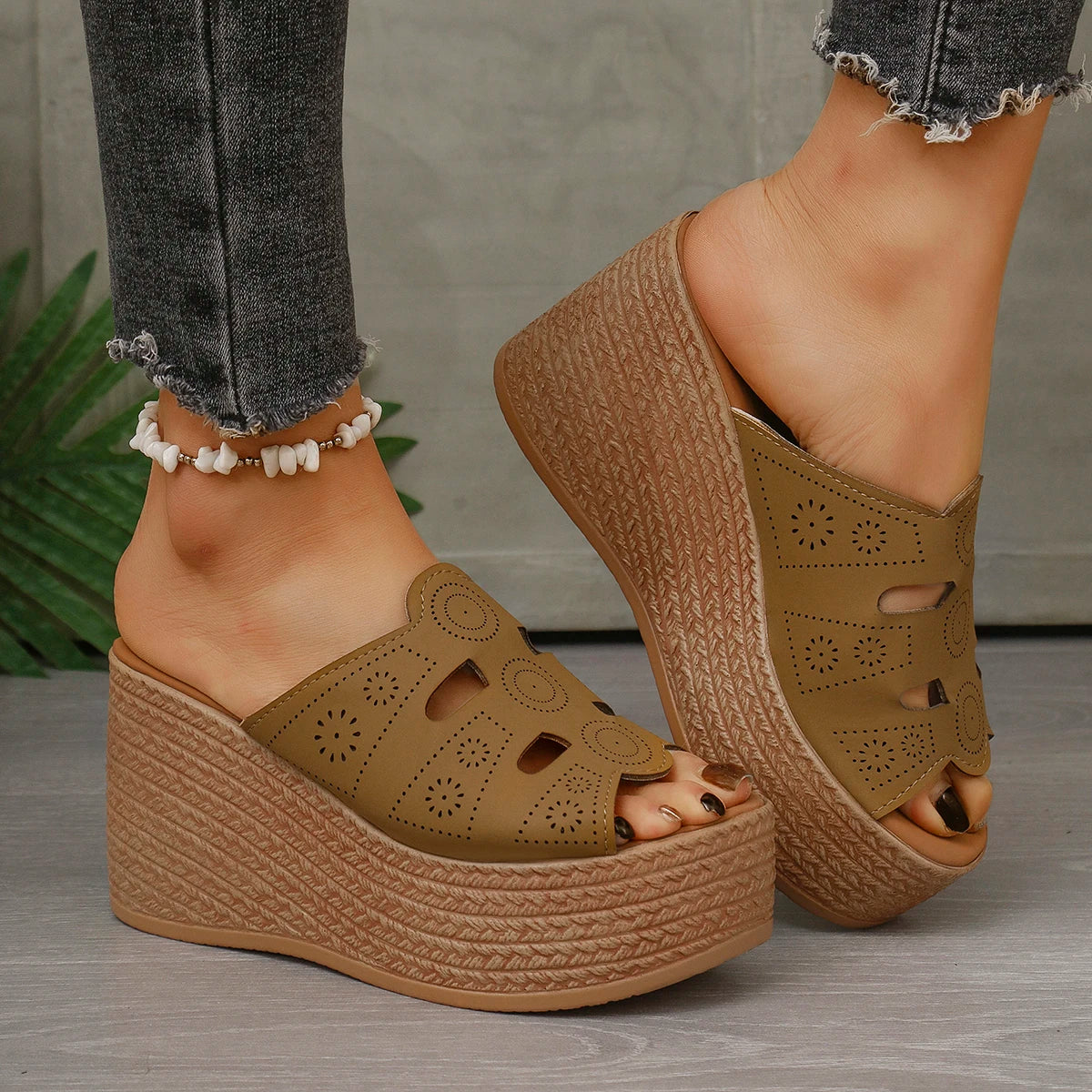 Women Fashion Hollow Out Wedge Heel Sandals Peep Toe Chunky Platform Sandals Summer Anti Slip Thick Bottom Beach Slippers