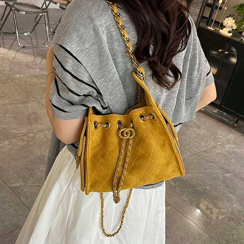 High-Quality Leather Women's Handbag Classic Elegant Design By Famous Designer Luxury Brand For Stylish Ladies