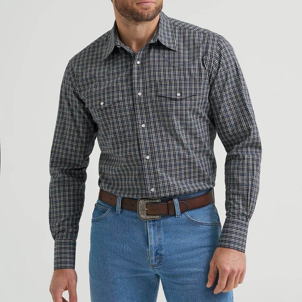 Wrangler men's Long Sleeve black plaid shirt
